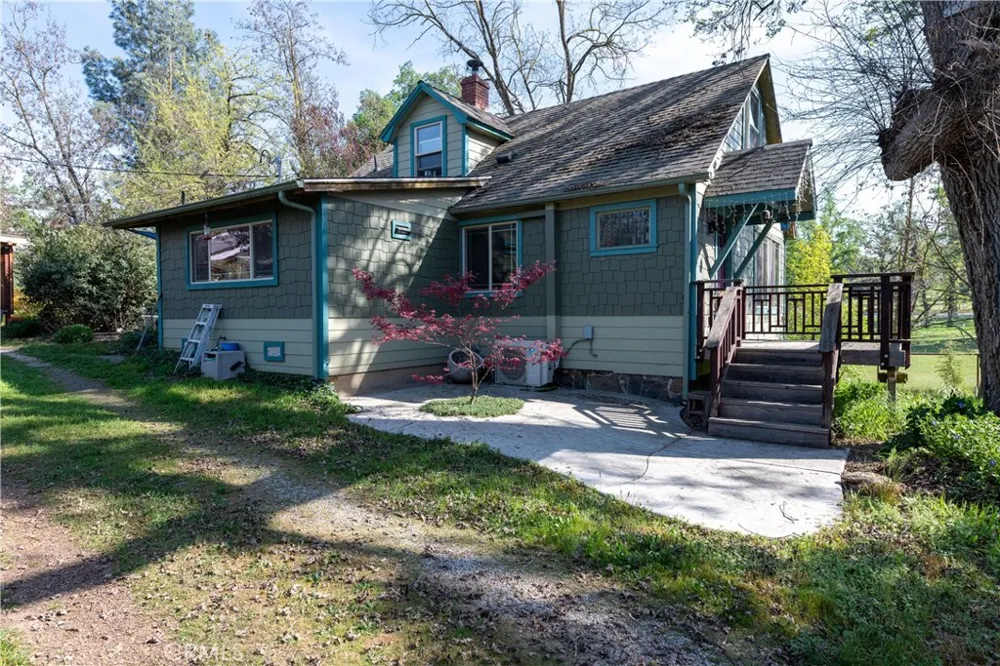 42655 Highway 49 Ahwahnee, CA 93601