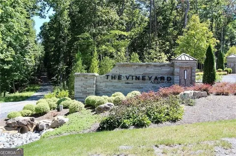 135 Twisted Oak RD