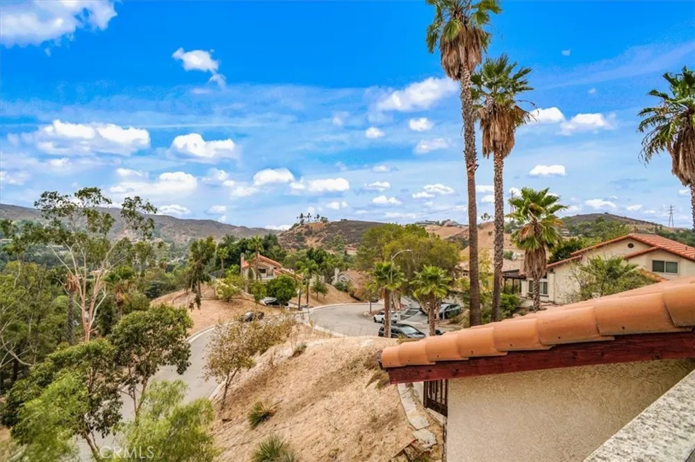 9730 Mustang Way Sunland, CA 91040