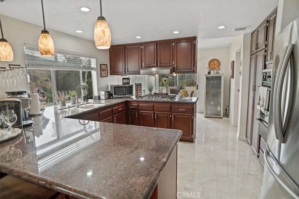 9730 Mustang Way Sunland, CA 91040