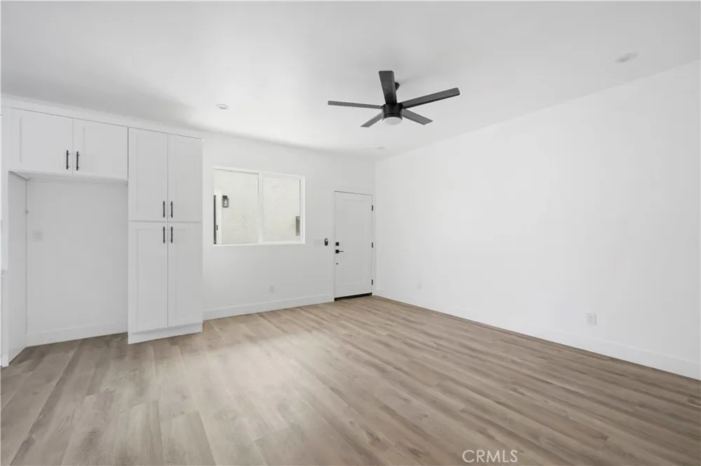 6025 Bellflower Lakewood, CA 90713
