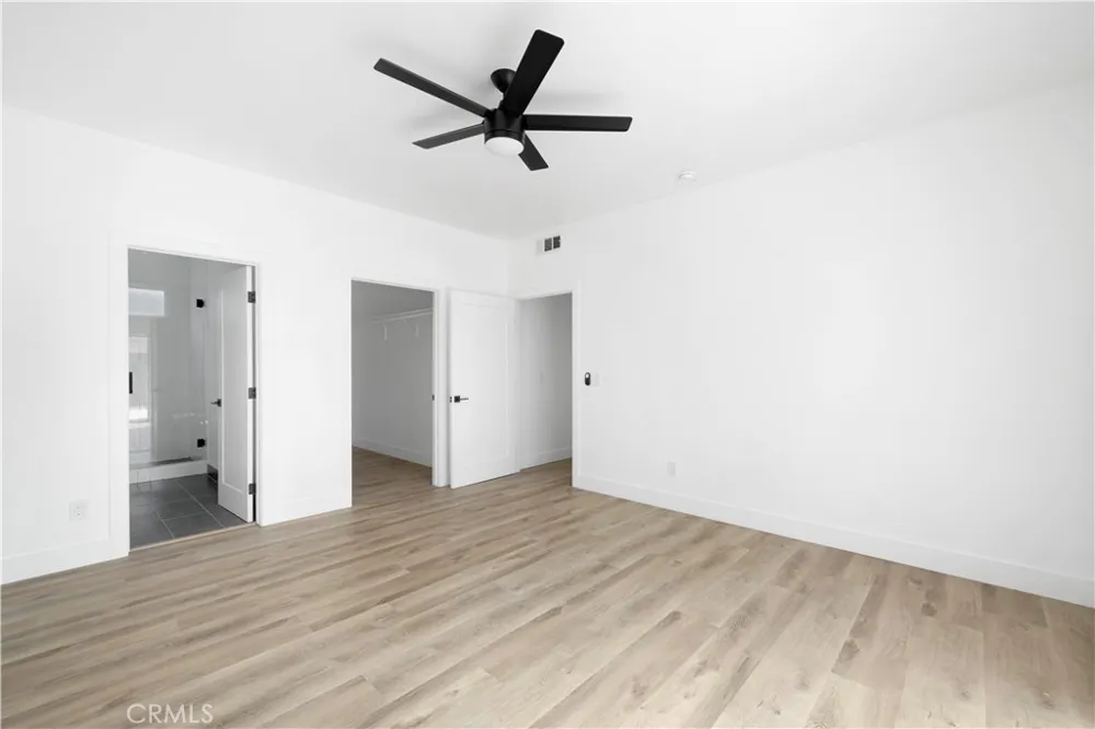 6025 Bellflower Lakewood, CA 90713