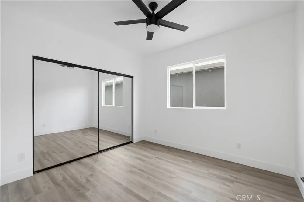 6025 Bellflower Lakewood, CA 90713
