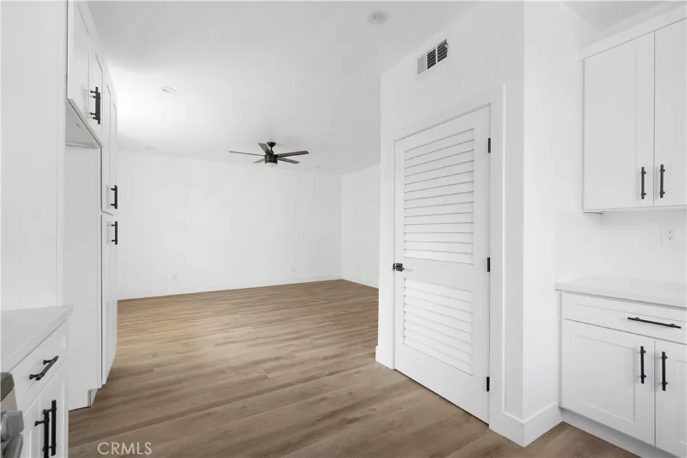 6025 Bellflower Lakewood, CA 90713