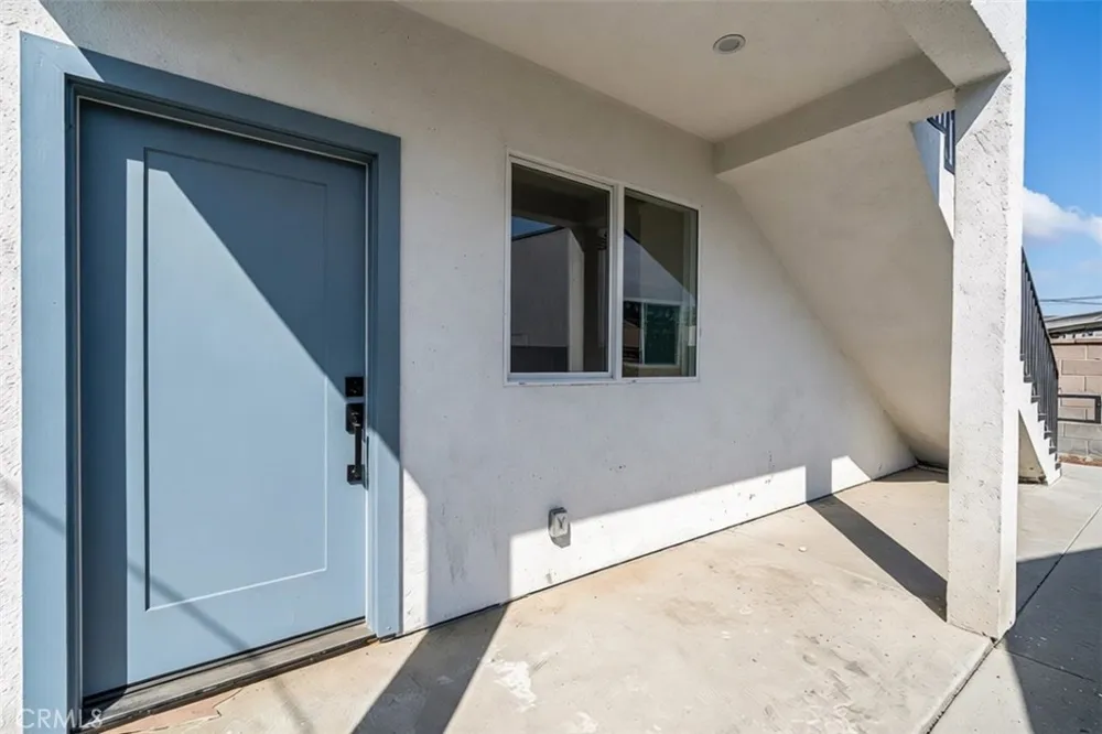 6025 Bellflower Lakewood, CA 90713