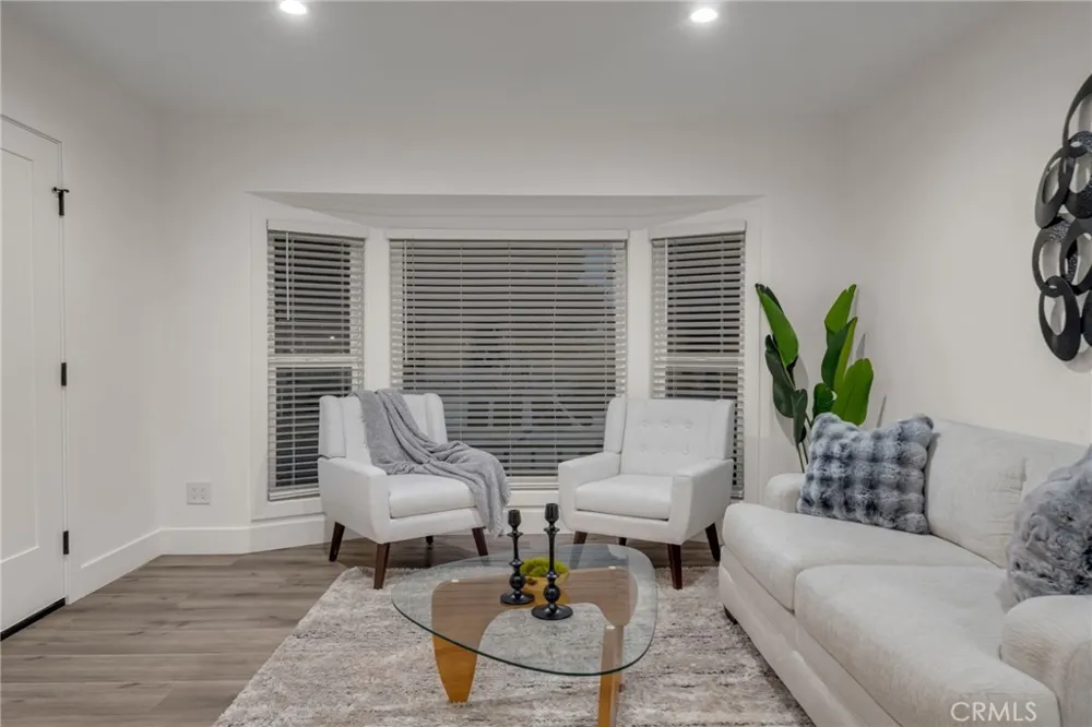 5919 Arbor Lakewood, CA 90713