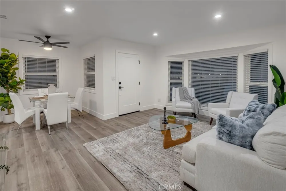 5919 Arbor Lakewood, CA 90713