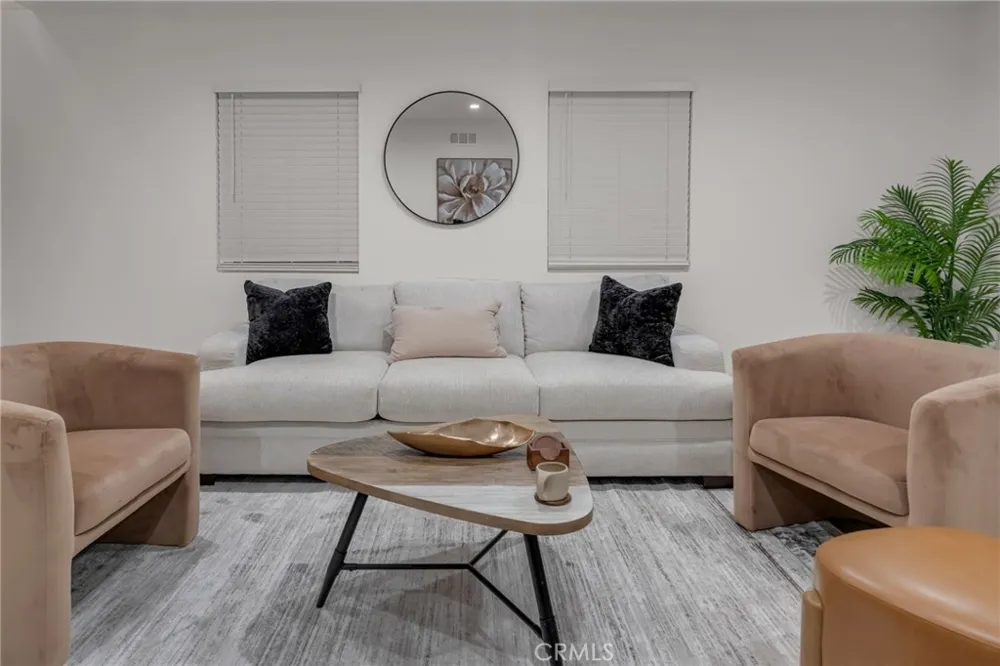 5919 Arbor Lakewood, CA 90713