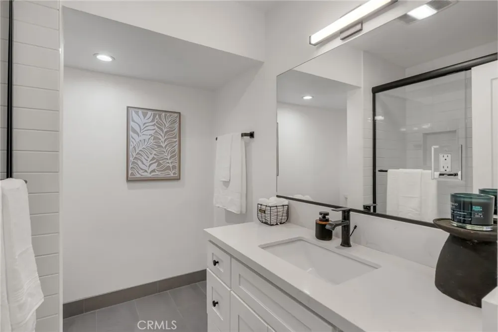5919 Arbor Lakewood, CA 90713
