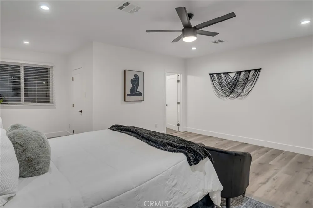 5919 Arbor Lakewood, CA 90713