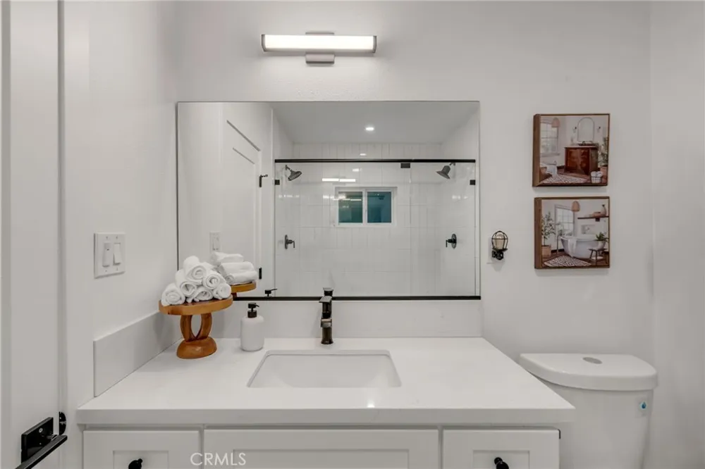 5919 Arbor Lakewood, CA 90713
