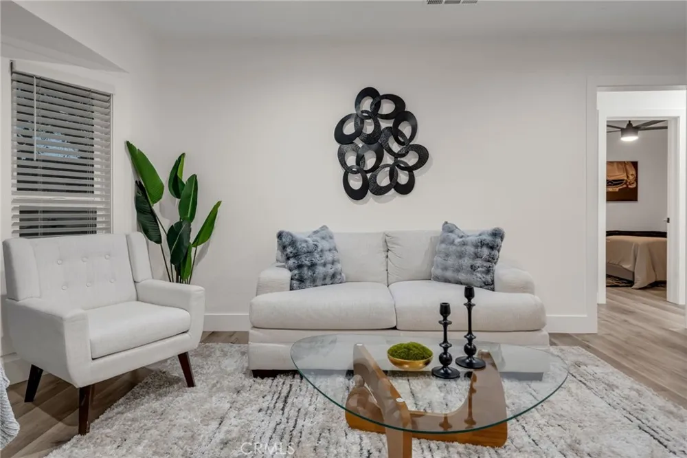 5919 Arbor Lakewood, CA 90713