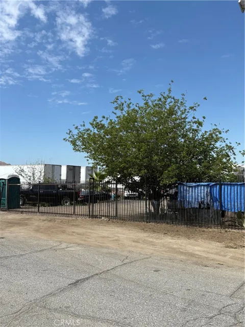 2350 S Artesia