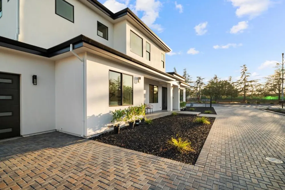 10476 S Stelling Road Cupertino, CA 95014