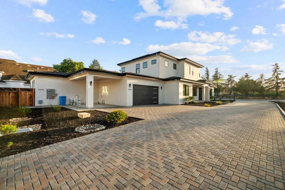 10476 S Stelling Road Cupertino, CA 95014