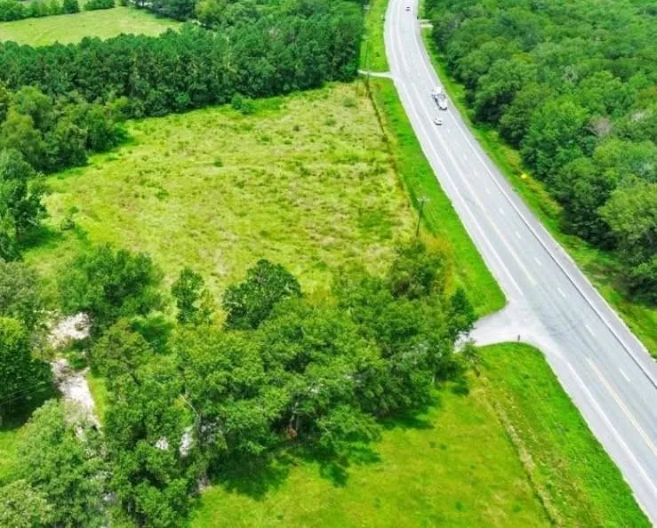 Highway 105 Hardin, TX 77575
