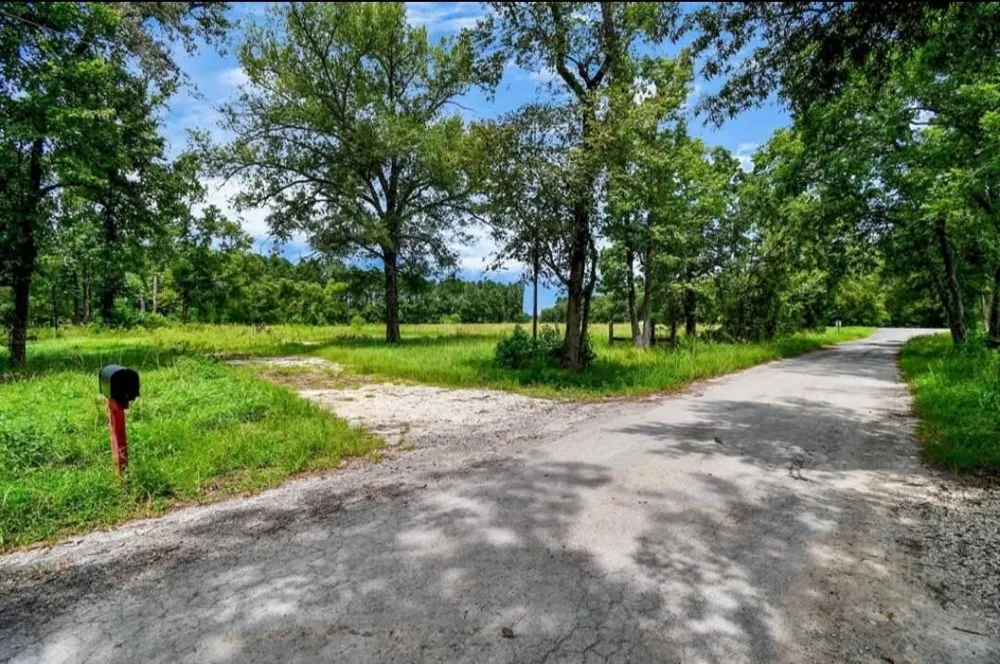 Highway 105 Hardin, TX 77575