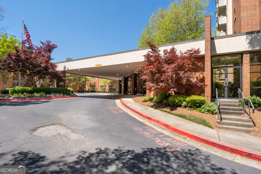 300 Johnson Ferry RD Sandy Springs, GA 30328