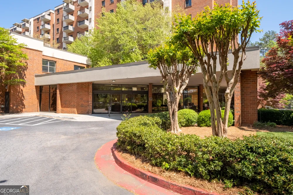 300 Johnson Ferry RD Sandy Springs, GA 30328