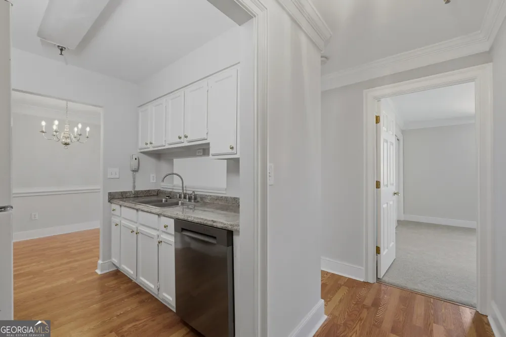 300 Johnson Ferry RD Sandy Springs, GA 30328