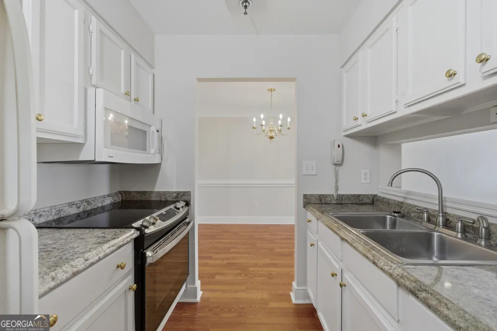 300 Johnson Ferry RD Sandy Springs, GA 30328