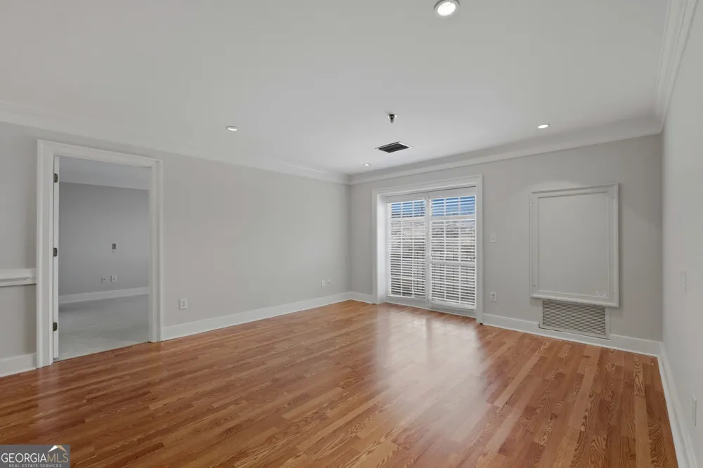 300 Johnson Ferry RD Sandy Springs, GA 30328