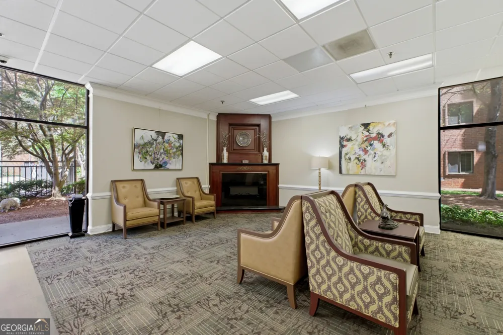 300 Johnson Ferry RD Sandy Springs, GA 30328