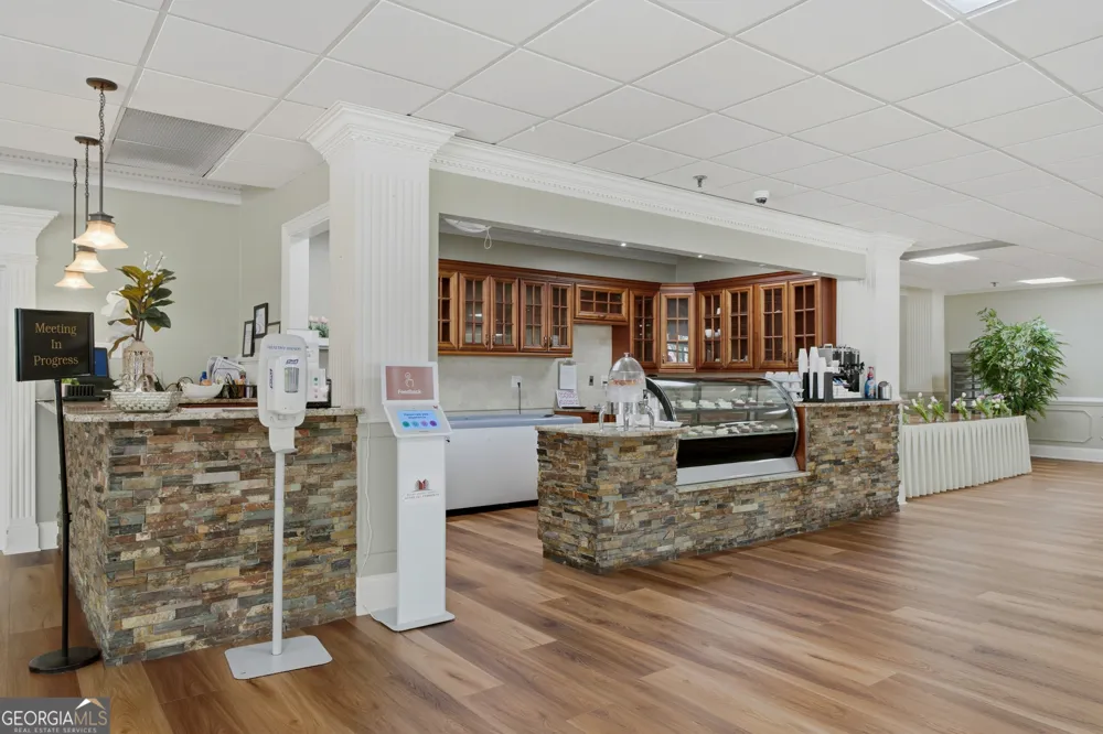 300 Johnson Ferry RD Sandy Springs, GA 30328