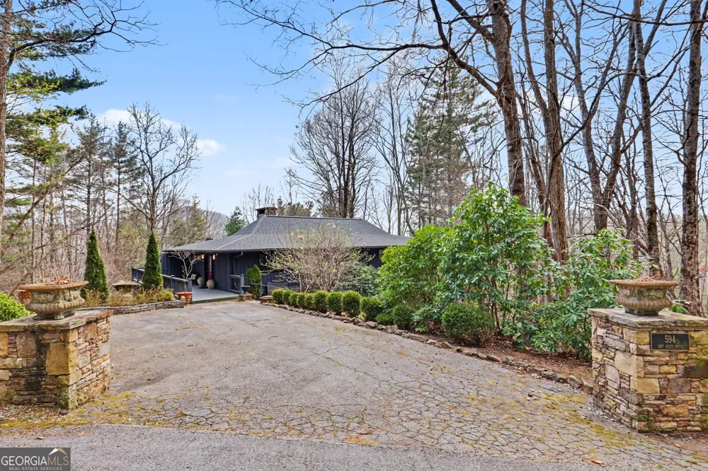 594 Sky High DR Sky Valley, GA 30537