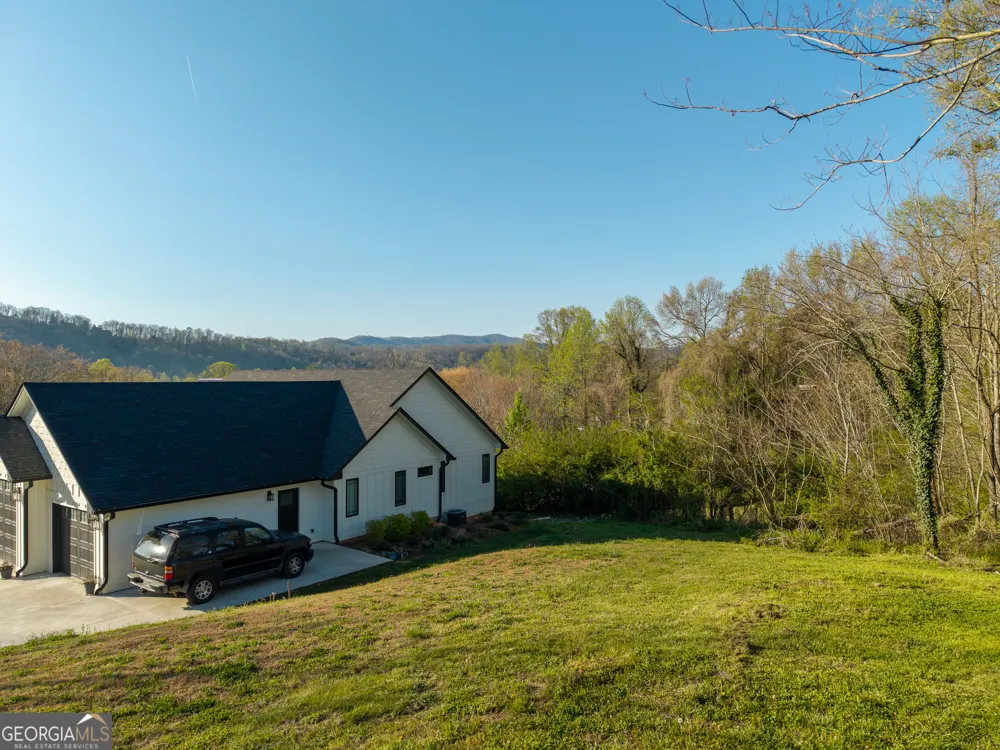 291 E Second ST Blue Ridge, GA 30513