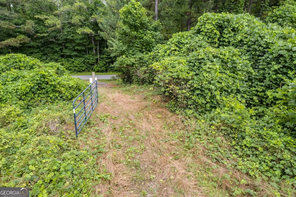 104 Martin Cemetary RD Carrollton, GA 30117