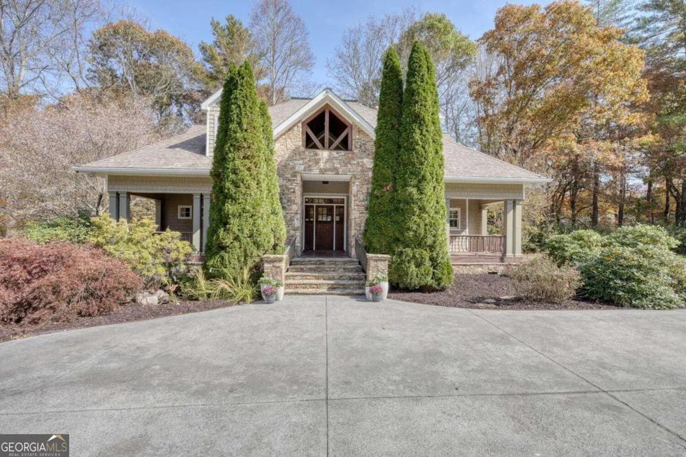 1949 Big Pine DR Hiawassee, GA 30546