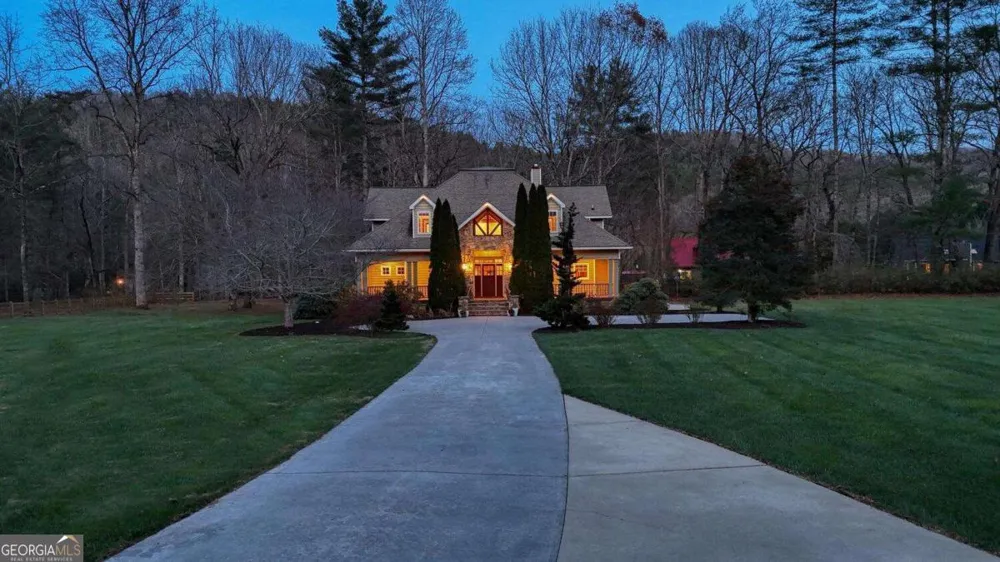 1949 Big Pine DR Hiawassee, GA 30546
