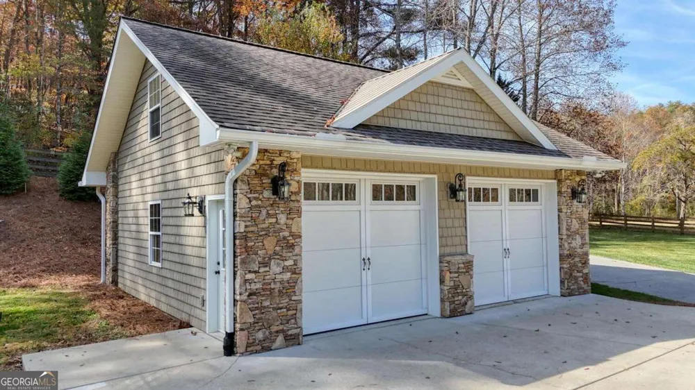 1949 Big Pine DR Hiawassee, GA 30546