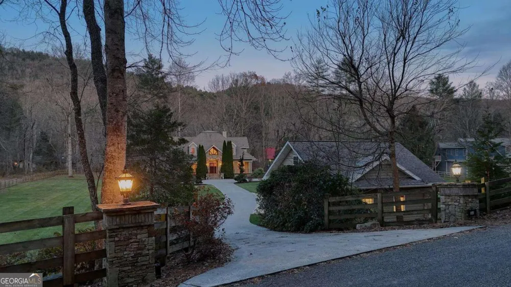 1949 Big Pine DR Hiawassee, GA 30546