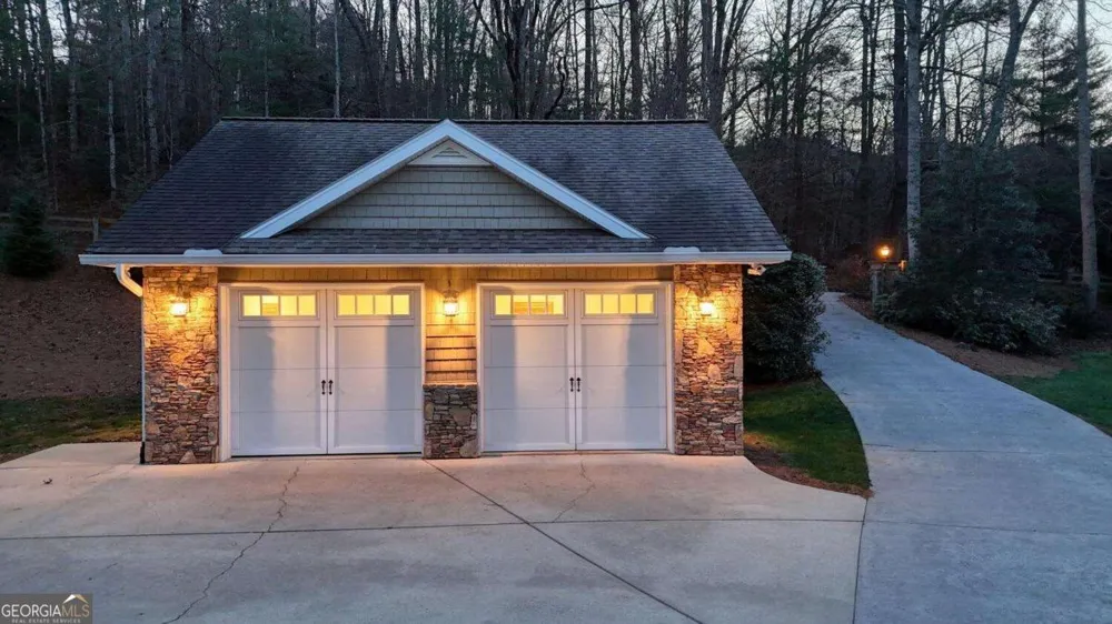1949 Big Pine DR Hiawassee, GA 30546