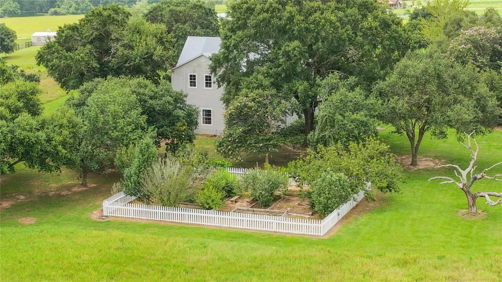 7872 Fm 1371 Road Bellville, TX 77418