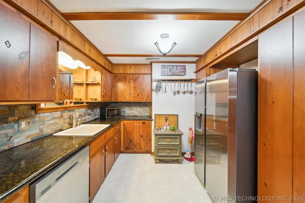 16881 S 4220 ROAD Claremore, OK 74017