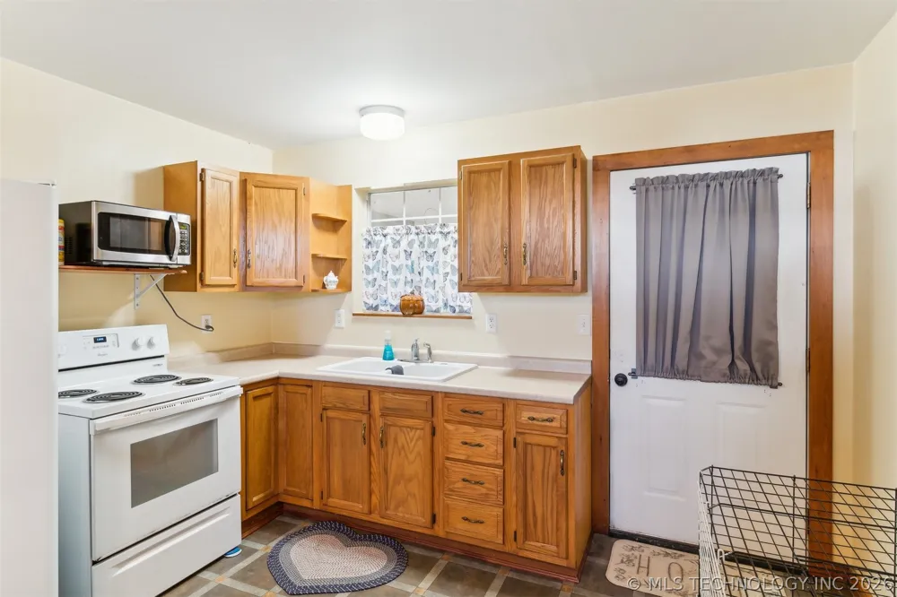 16881 S 4220 ROAD Claremore, OK 74017