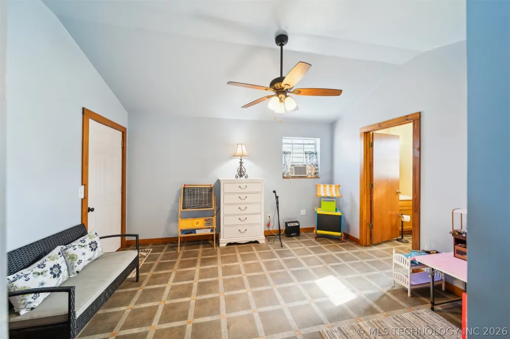 16881 S 4220 ROAD Claremore, OK 74017