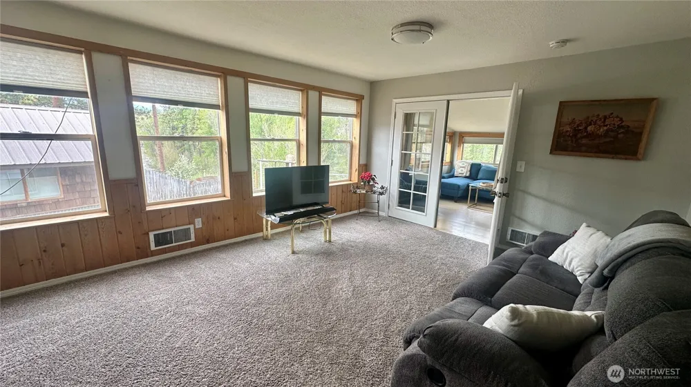 400 Bluff Street Winthrop, WA 98862