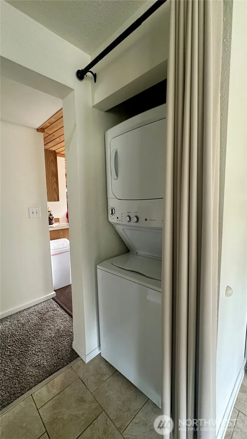 400 Bluff Street Winthrop, WA 98862
