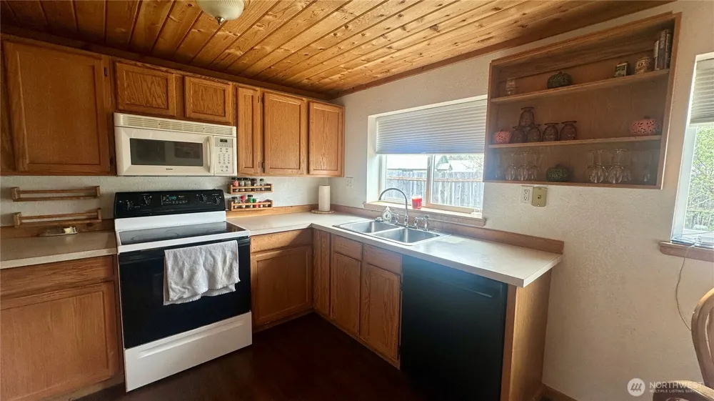 400 Bluff Street Winthrop, WA 98862
