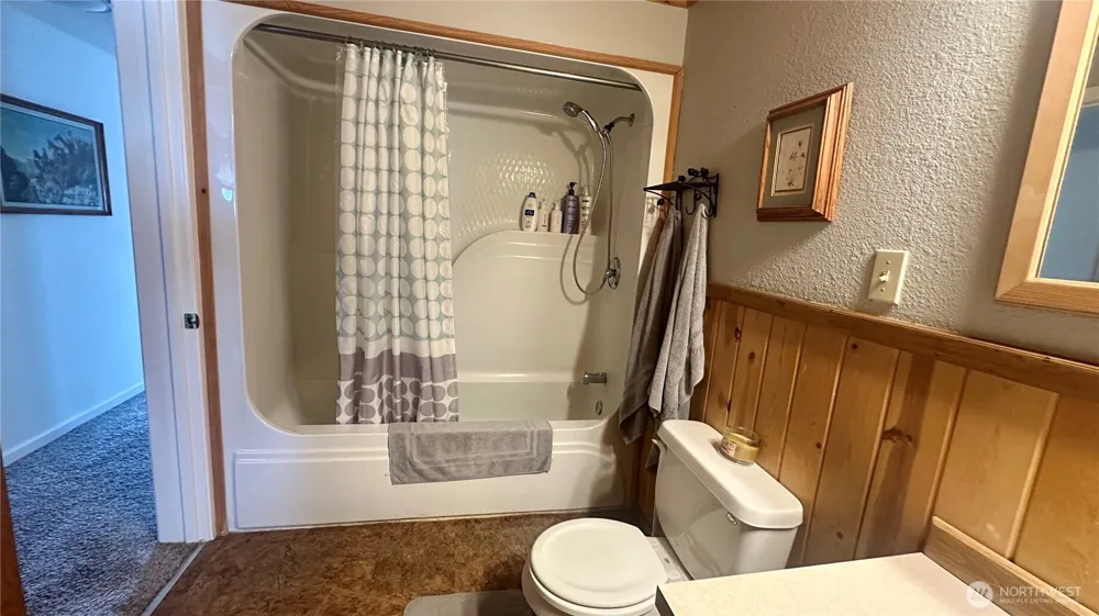 400 Bluff Street Winthrop, WA 98862