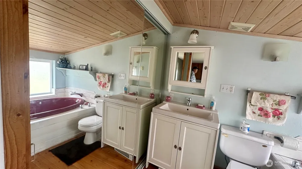 400 Bluff Street Winthrop, WA 98862