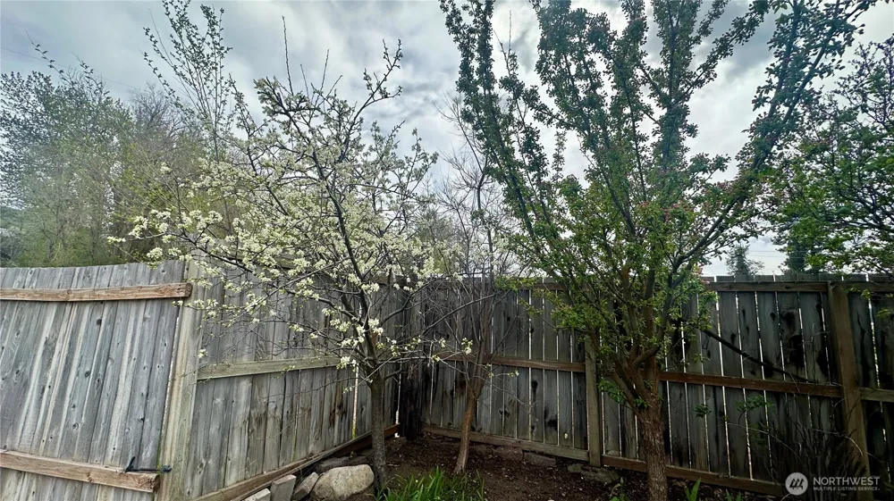 400 Bluff Street Winthrop, WA 98862