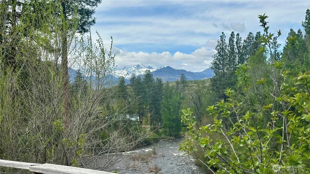 400 Bluff Street Winthrop, WA 98862