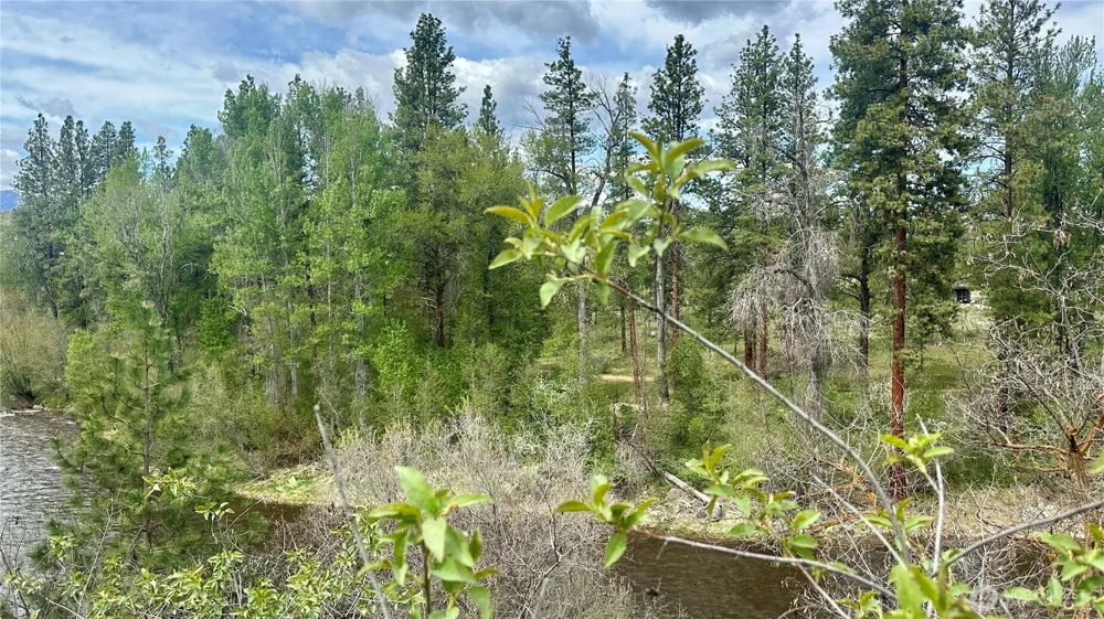 400 Bluff Street Winthrop, WA 98862