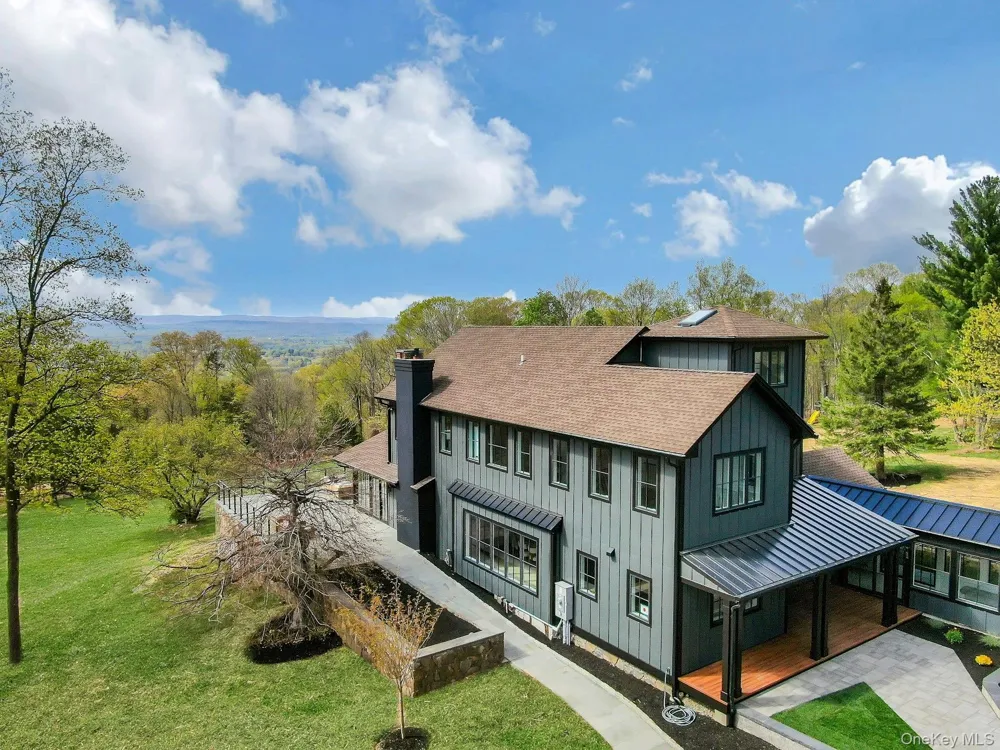 20 Old Stone Road Valley Cottage, NY 10989