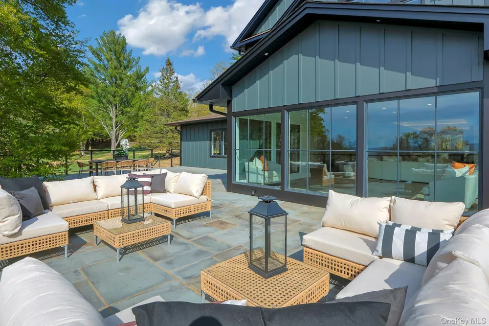 20 Old Stone Road Valley Cottage, NY 10989